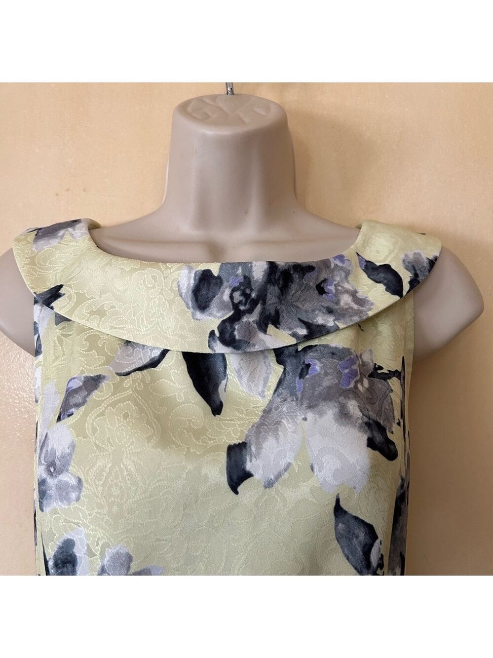 iena Retro Floral Mini Dress in Light Yellow and Gray size M - Picture 2 of 11